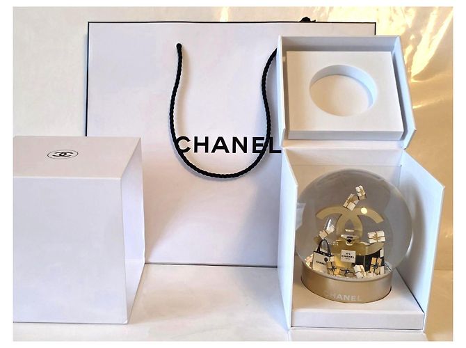 Chanel Collector Snow Globe. New. - view 9