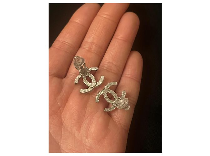 Chanel CC Perlenohrringe Silber Weiß - Ansicht 9