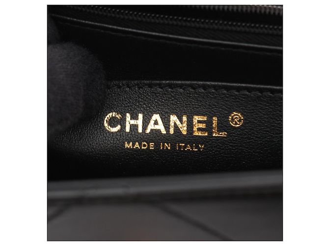 Borsa a Spalla Icon Matelassé di Chanel Nero - vista 4