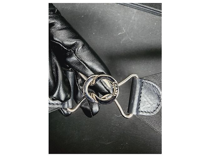 Trendy CC Mala Chanel de nylon acolchoado preto com 2 rodas CC - vista 13