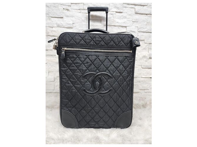 Trendy CC Mala Chanel de nylon acolchoado preto com 2 rodas CC - vista 2