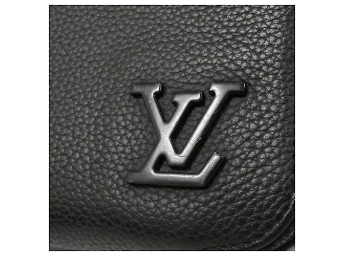 Borsa a Spalla Louis Vuitton LV Aerogram Alpha Wearable Wallet Nero - vista 4