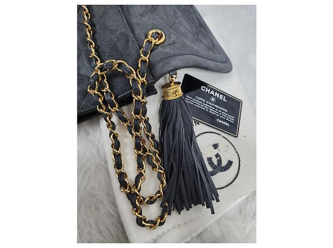 Gabrielle Magnífico saco Chanel com aba em camurça cinza acolchoada com pompom Cinza antracite - vista 11