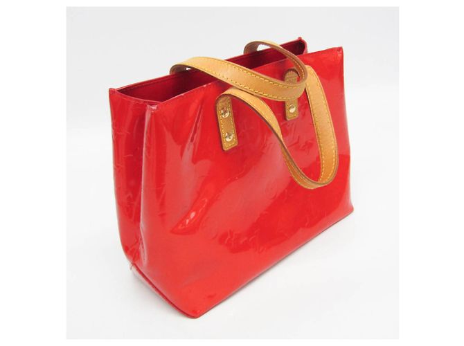 Borsa Louis Vuitton Monogram Vernis Reade PM in Rouge Rosso - vista 13