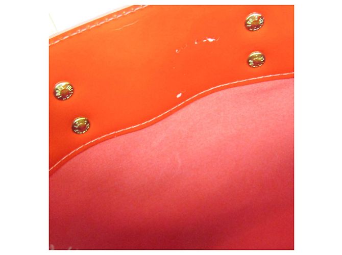 Borsa Louis Vuitton Monogram Vernis Reade PM in Rouge Rosso - vista 15