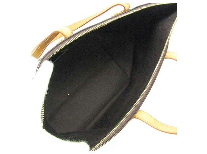 Borsa a Spalla Louis Vuitton Monogram Vernis Bellevue GM M93589 Bordò - vista 3