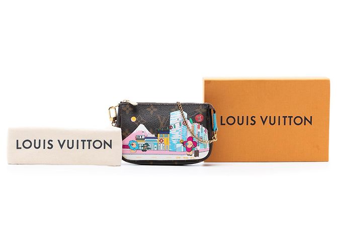 Mini Pochette Accessoires Vivienne in Monogramma Marrone a Tokyo di Louis Vuitton - vista 8