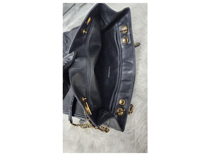 Timeless Vintage schwarze Leder Tote von Chanel - Ansicht 13