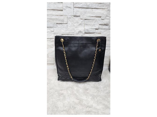 Timeless Vintage schwarze Leder Tote von Chanel - Ansicht 2