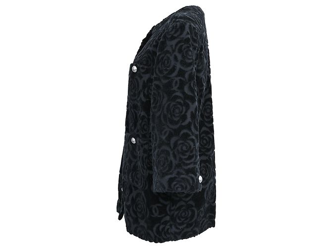 Schwarze Samt-Blazer mit Camellia-Blumenmuster von Chanel - Ansicht 2