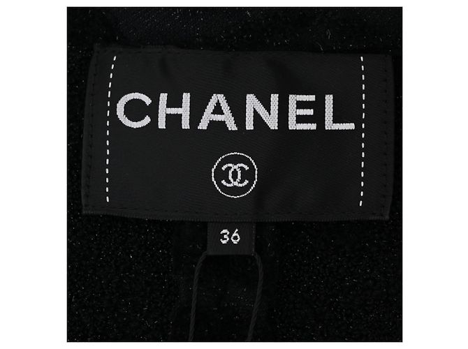 Schwarze Samt-Blazer mit Camellia-Blumenmuster von Chanel - Ansicht 4