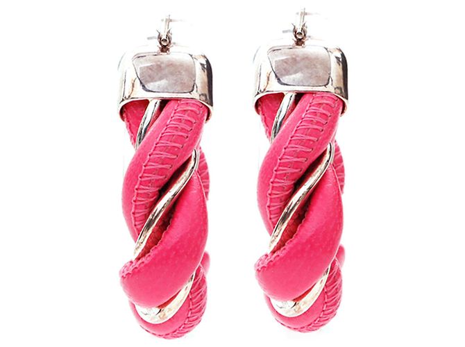 Brincos de argola prateada e couro rosa da Bottega Veneta - vista 2