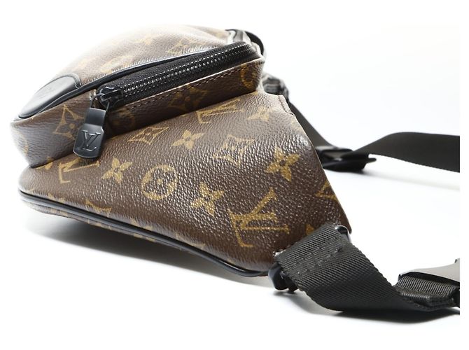 Bumbag Borsa a Spalla Christopher Monogram Macassar di Louis Vuitton Marrone - vista 4