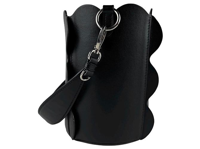 Miu Miu Handtas aus schwarzem Leder - Ansicht 2