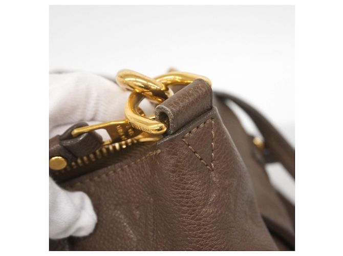 Borsa Tote Lumineuse PM in Monogram Empreinte Louis Vuitton - vista 11