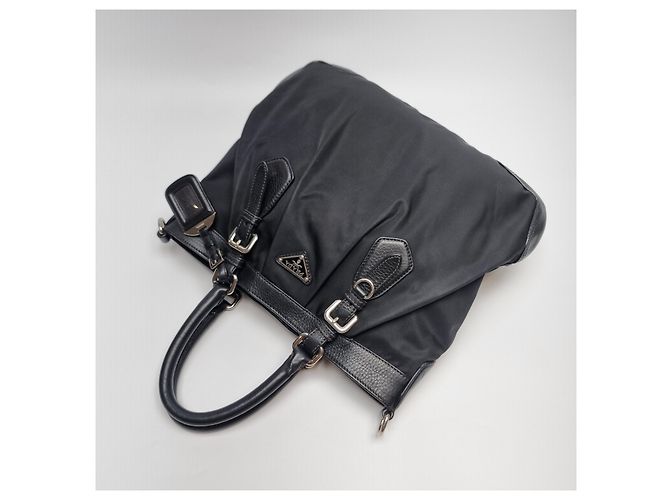 Prada Schwarze Nylon-Tote (Rinderlederbesatz) - Ansicht 12
