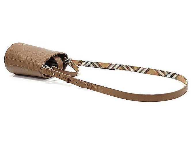 Burberry Piccolo secchiello in pelle di vitello grana marrone terra - vista 4