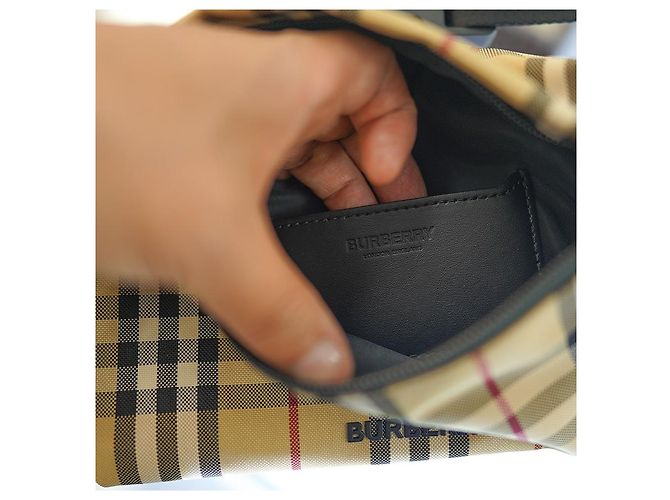 Burberry Borsa a tracolla in nylon beige Bianco - vista 17