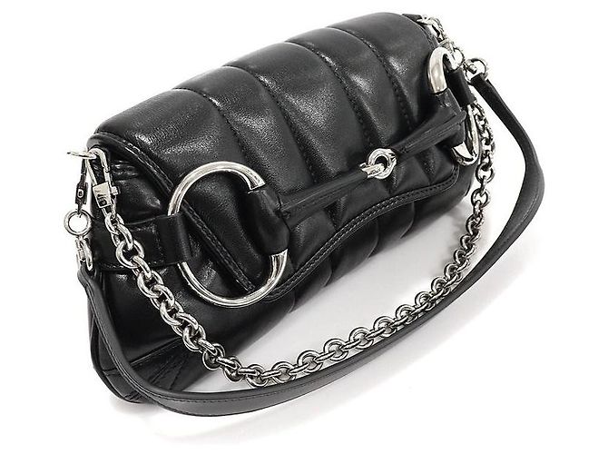Gucci Kleine schwarze, gesteppte Nappa-Leder-Handtasche mit silberner Pferdebit-Kette - Ansicht 3