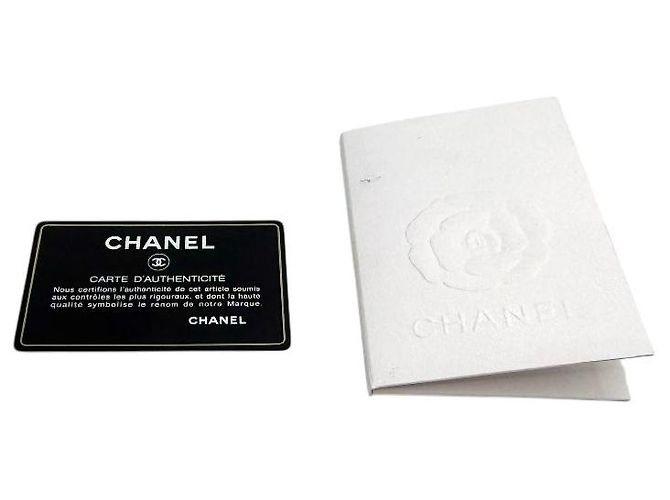 Chanel Borsa a tracolla con catena per telefono classica Caviar Season bianca Bianco - vista 8