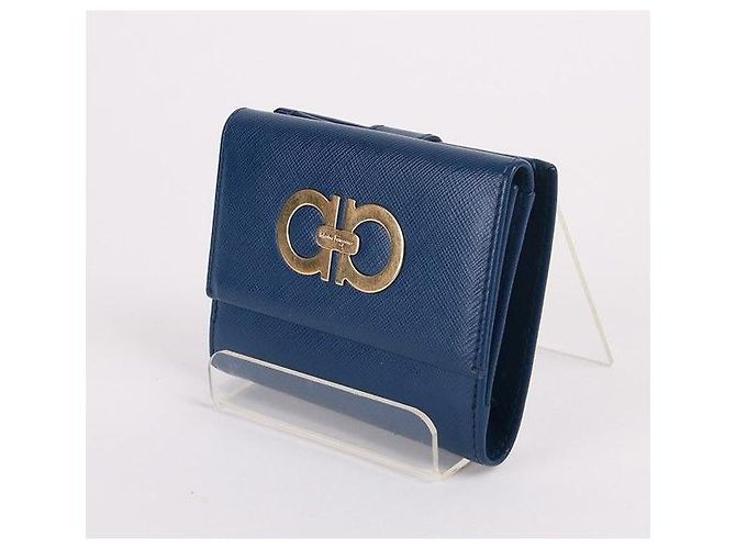 Salvatore Ferragamo Cartera azul dorada Gancini - vista 4