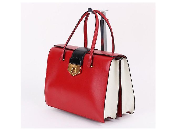 Prada Rote Leder-Tote mit goldenen Akzenten - Ansicht 3