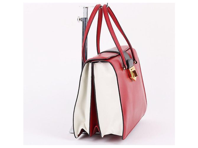 Prada Rote Leder-Tote mit goldenen Akzenten - Ansicht 4
