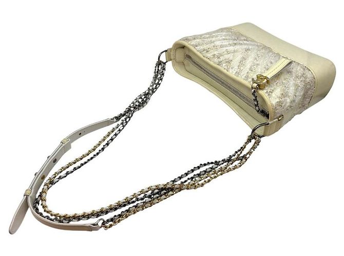 Chanel Borsa a Spalla Gabrielle Hobo in Tweed PVC Media con Catena Avorio Bianco - vista 6