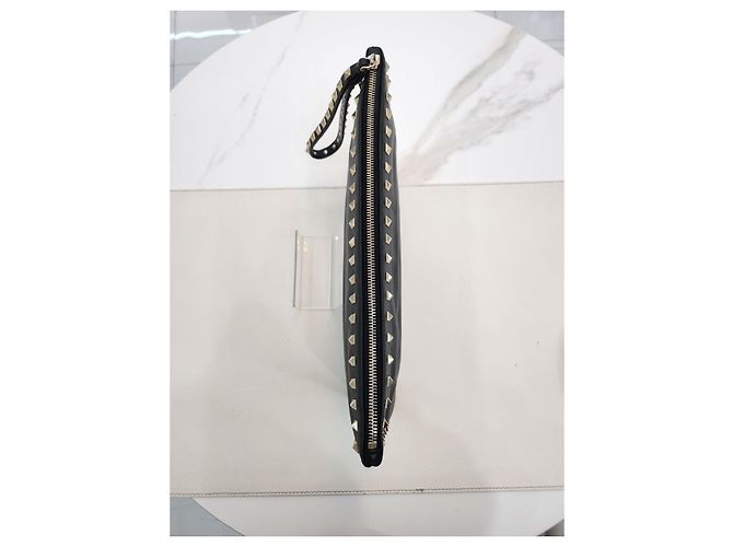 Valentino Clutch Garavani Rockstud Grande Nero - vista 2