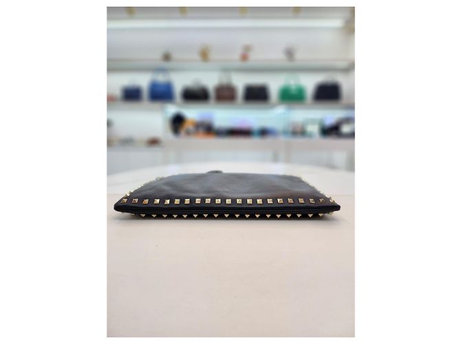 Valentino Clutch Garavani Rockstud Grande Nero - vista 6
