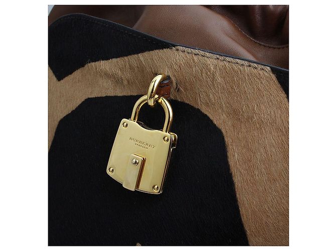 Burberry Borsa a tracolla Prosum Tabi in shearling Nero - vista 6