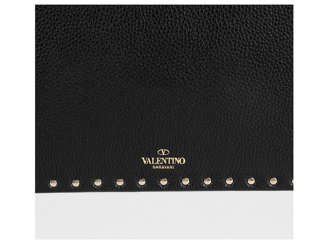 Valentino Clutch sobre Rockstud Negro - vista 4