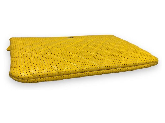 Chanel Clutch perforato nuovo medio giallo - vista 5