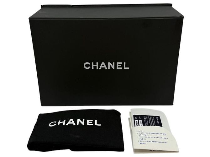 Chanel Kleine Hobo-Tasche Goldenball aus Lammleder in Schwarz - Ansicht 8