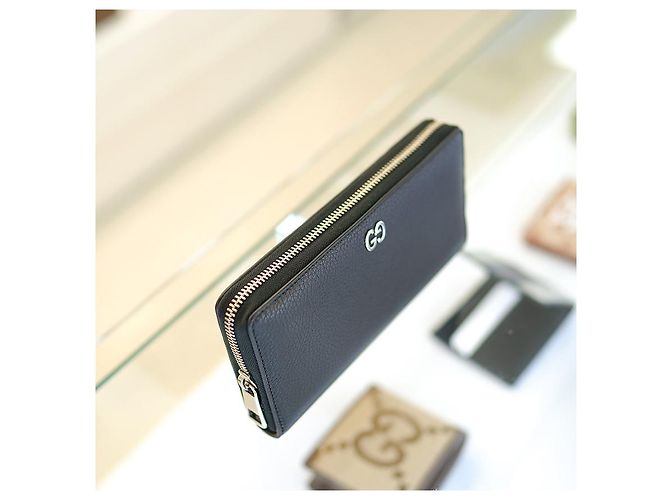 Gucci Langer Geldbeutel aus schwarzem Leder mit silbernem Logo - Ansicht 3