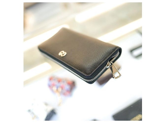 Gucci Langer Geldbeutel aus schwarzem Leder mit silbernem Logo - Ansicht 5