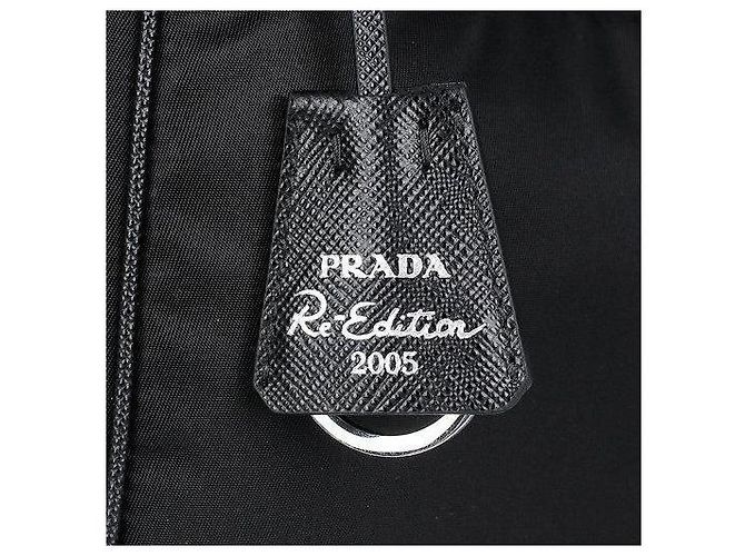 Prada Borsa hobo in Saffiano Re-Nylon Nero - vista 7