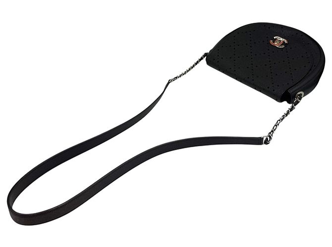 Chanel Borsa hobo crossbody perforata Caviar CC Lock Nera Nero - vista 6