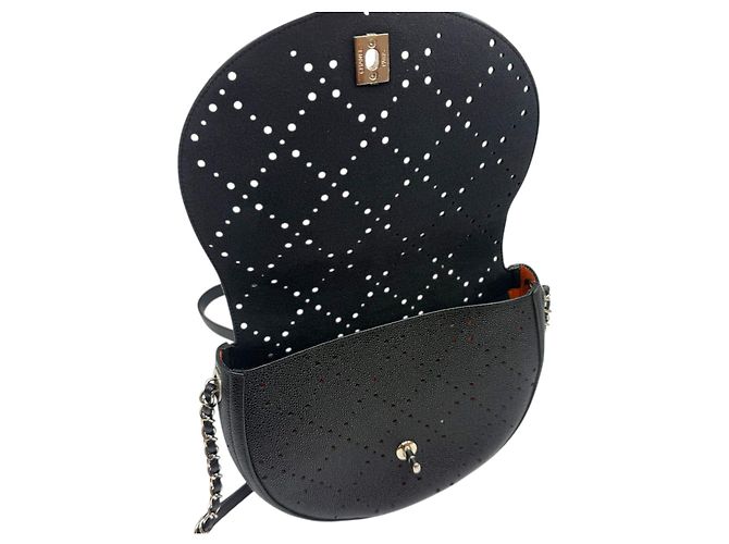 Chanel Borsa hobo crossbody perforata Caviar CC Lock Nera Nero - vista 7