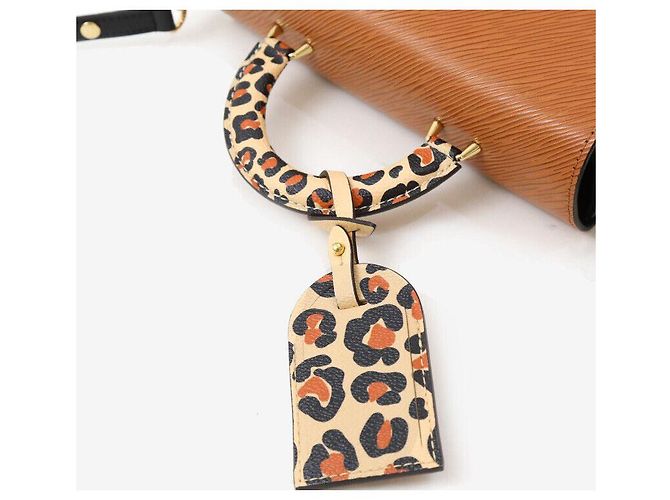 Louis Vuitton Epi Top Handle Twist MM Marrone - vista 6