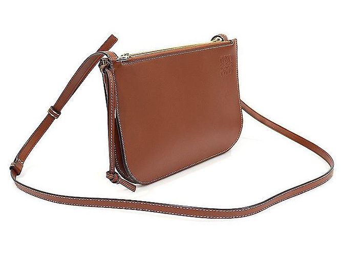 Gate Loewe Pochette incrociata in pelle di vitello marrone con doppia zip - vista 3