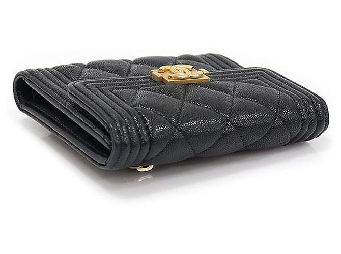 Chanel Portafoglio Boy in Caviar Nero e Oro - vista 5