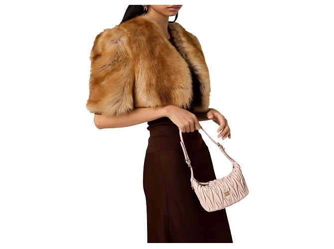 Pochette in pelle nappa trapuntata Miu Miu rosa cipria AFPP - vista 2