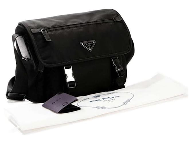 Prada Borsa a tracolla messaggero in Re-Nylon nera Nero - vista 10