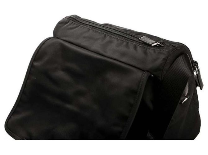 Prada Borsa a tracolla messaggero in Re-Nylon nera Nero - vista 11
