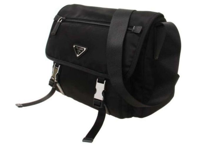 Prada Borsa a tracolla messaggero in Re-Nylon nera Nero - vista 9