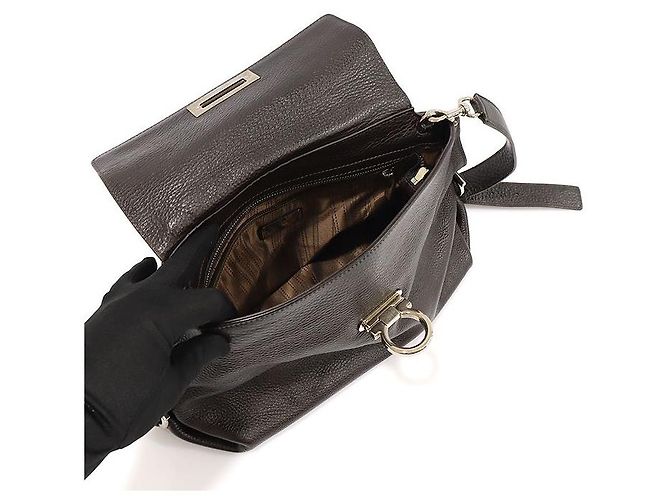 Salvatore Ferragamo Sofia Piccola in Pelle di Vitello Marrone con Gancini Argento - vista 7