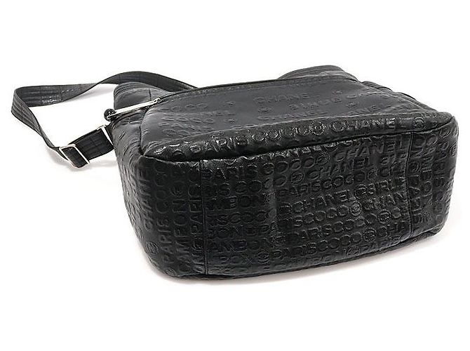 Chanel Grande Borsa Tote Illimitata in Pelle Nera Embossata Nero - vista 4