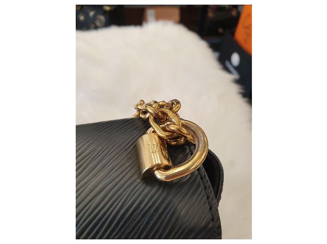 Louis Vuitton Twist MM Epi Finiture Dorate D'oro - vista 11