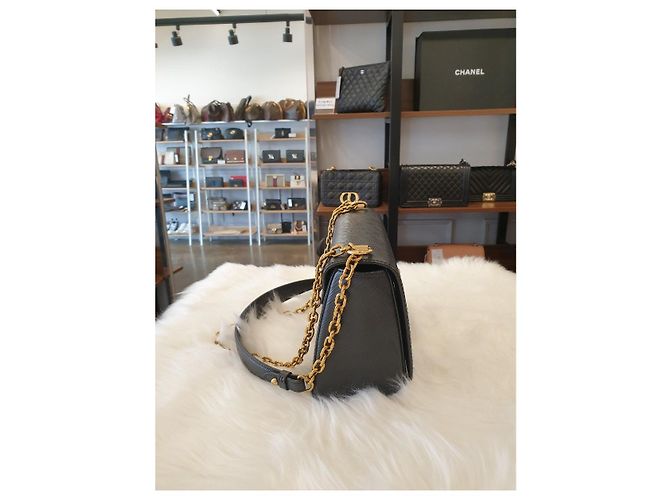 Louis Vuitton Twist MM Epi Finiture Dorate D'oro - vista 4